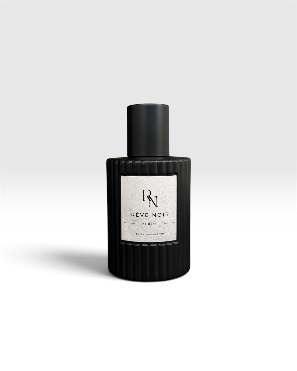 ZÜRICH - TOLKNING AV PARFUMS DE MARLY LAYTON